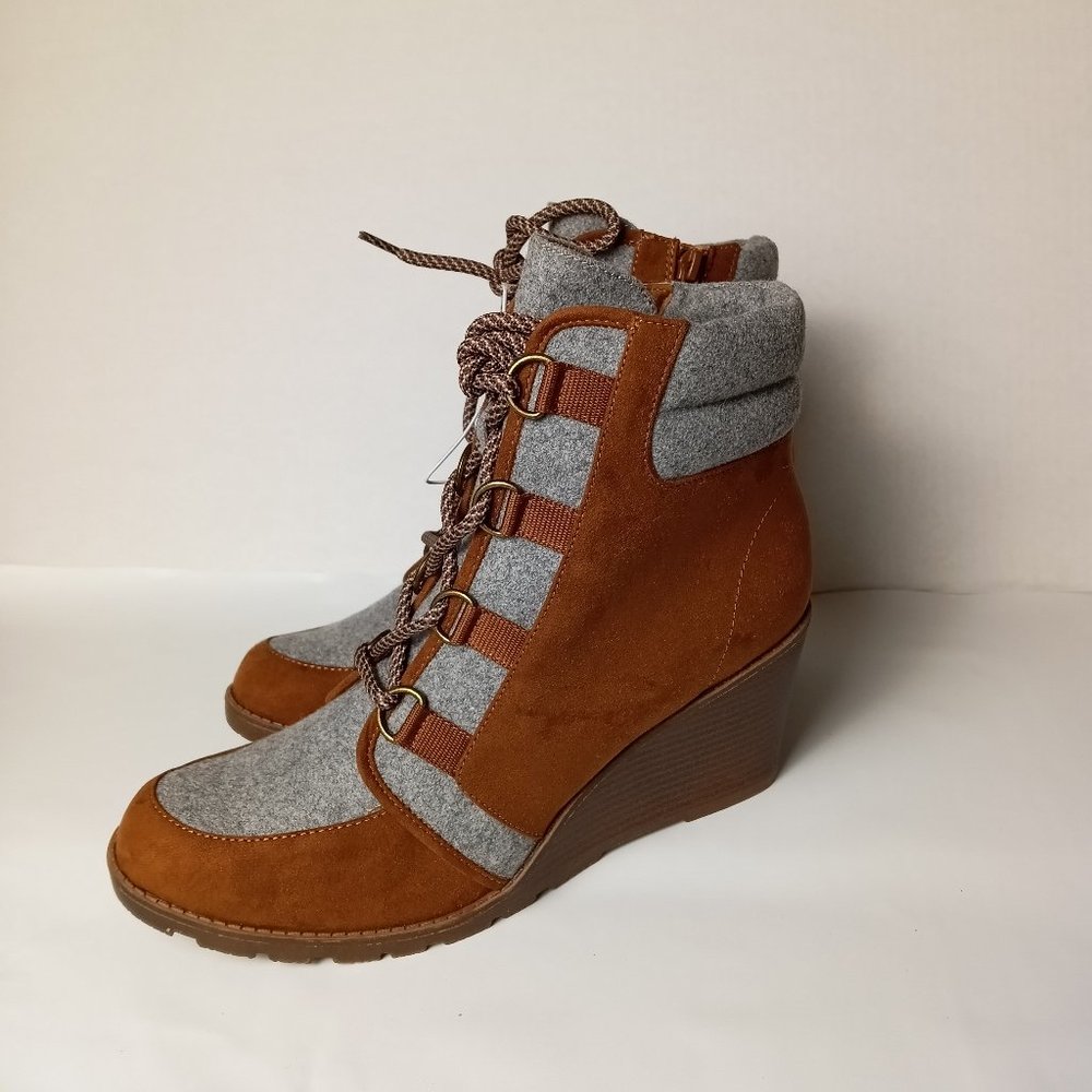 Falls Creek Candace Chestnut Wedge Boots Size 11M Gray Brown Suede Mix Lace up